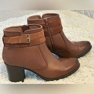 Clark’s size 7 Brown Booties